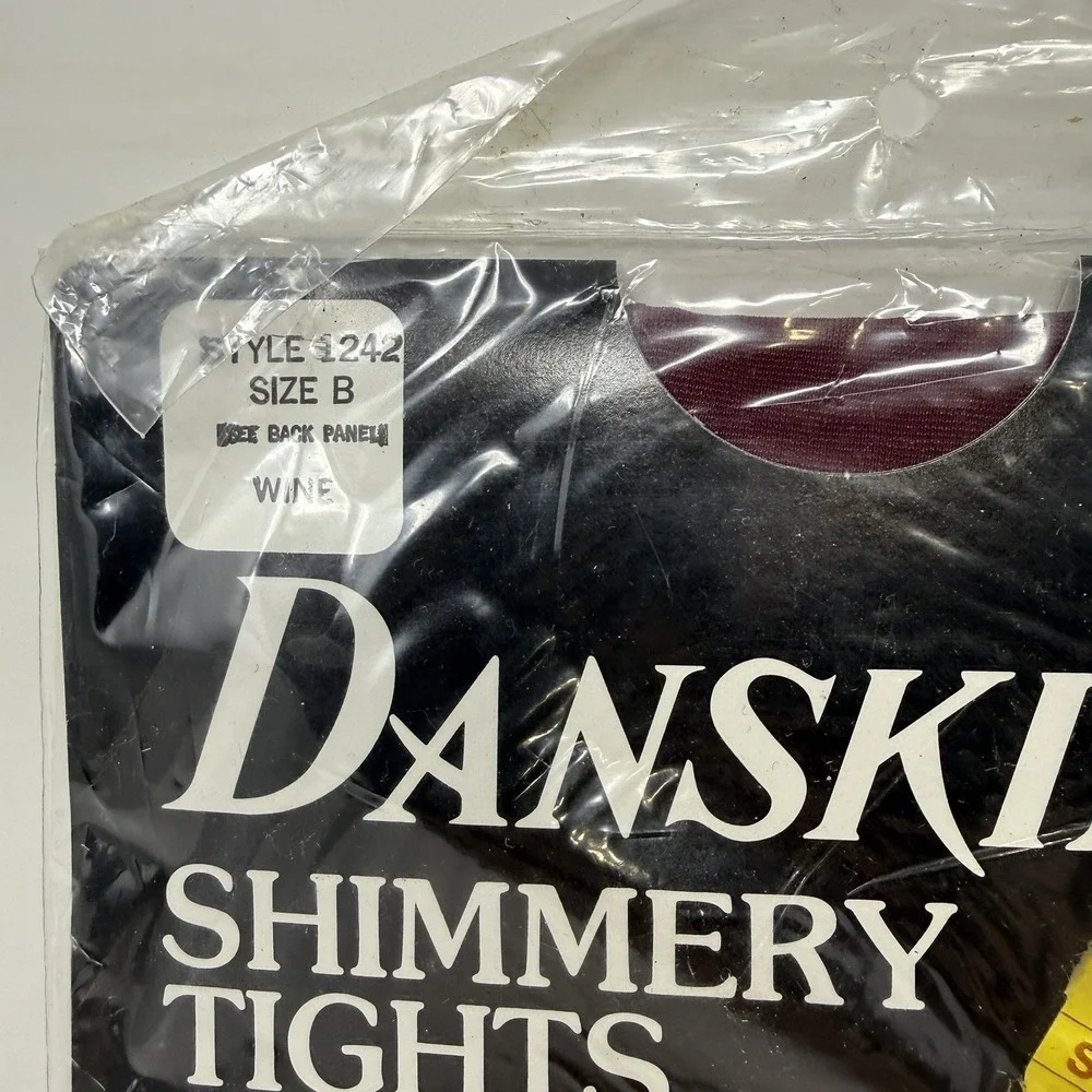 Vintage 1980s Danskin Shimmery Tights Size B Color Wine Style 1242 NEW